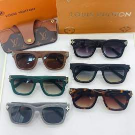 Picture of Louis Vuitton Sunglasses _SKUfw75013632fw
